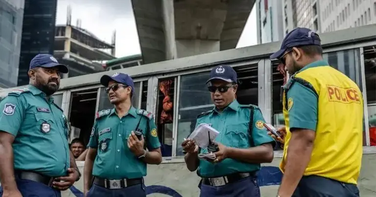 রাজধানীতে বডি ওর্ন ক্যামেরাসহ পুলিশ মোতায়েন